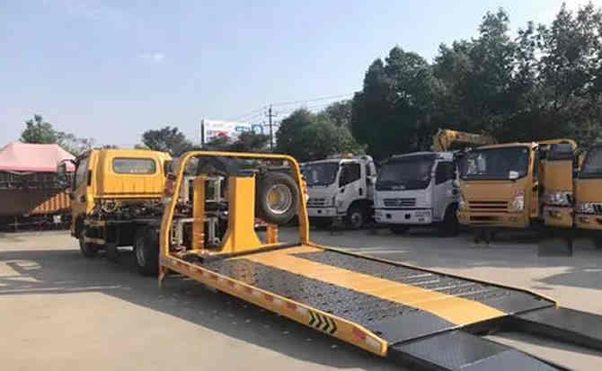 晴隆汽车中途维修案例